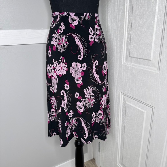 Apostrophe Black Floral‎ Skirt | Size 16-18W Stretch Pull-On Skirt Pink Flowers - Picture 1 of 7